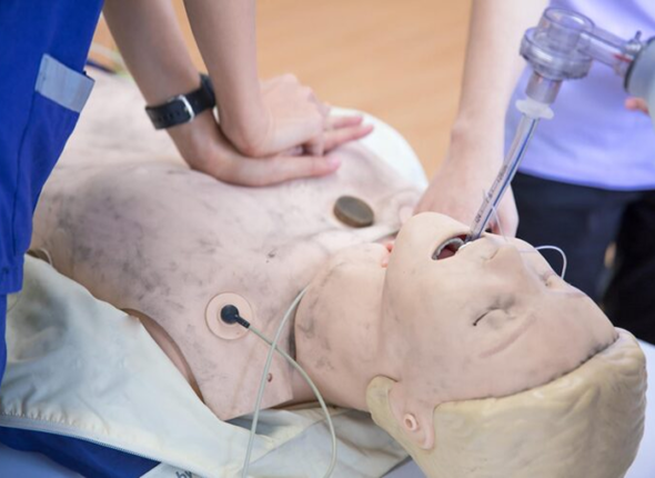 CPR training mannequin